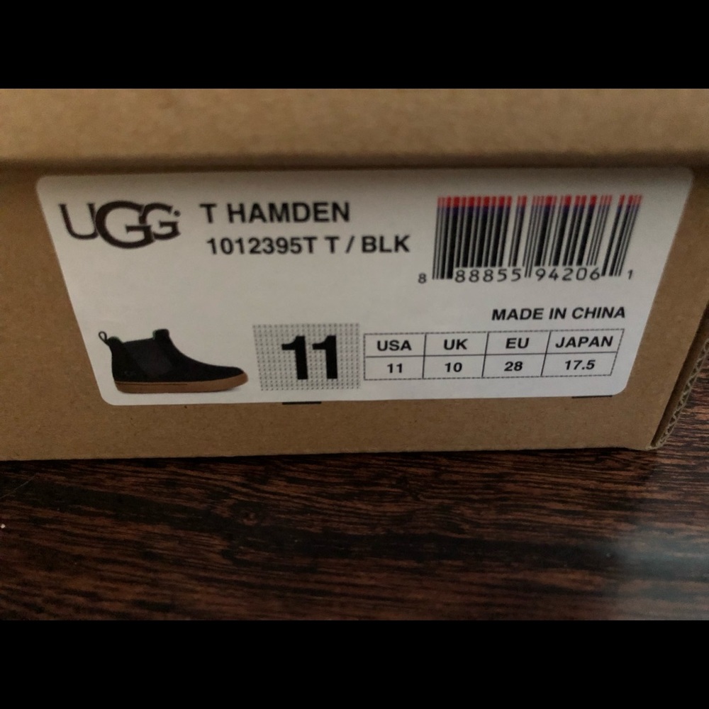 New in box size 11 kids uggs
